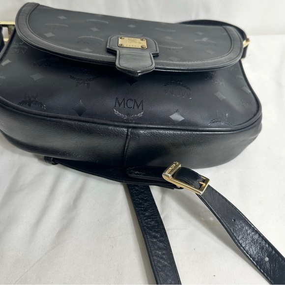 Authentic MCM Crossbody bag - Picture 2 of 9